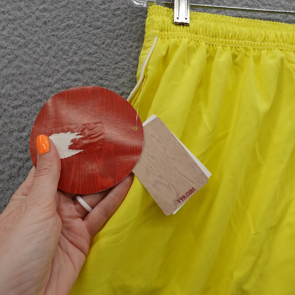 TYR Challenger Swim Trunks Large Yellow Mens Mesh Lined Quick Dry Pockets NWT‎